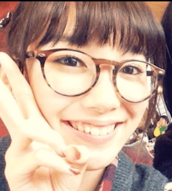 飯豊まりえ