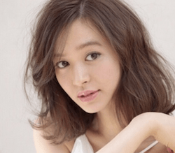 野崎萌香