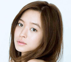 野崎萌香
