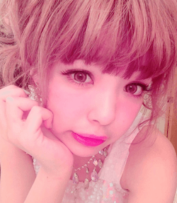 藤田ニコル