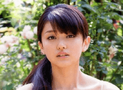 山地まり