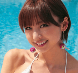 篠田麻里子