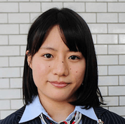 八木かなえ
