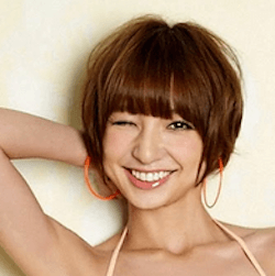 篠田麻里子