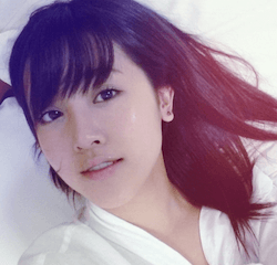 山本ひかる