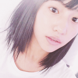 山下エミリー