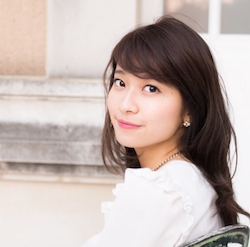 山本里菜
