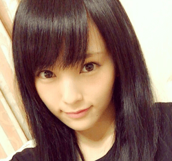 山本彩