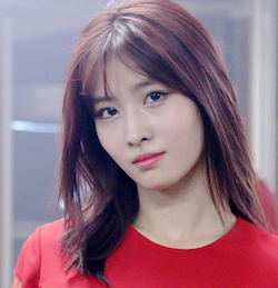モモ(TWICE)