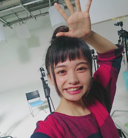足立佳奈