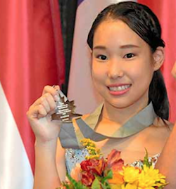 三原舞依