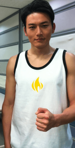 蕨野友也