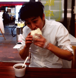 蕨野友也