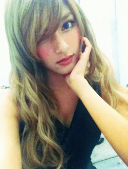 ローラ