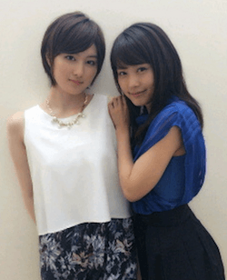 高月彩良(左)と有村架純(右)