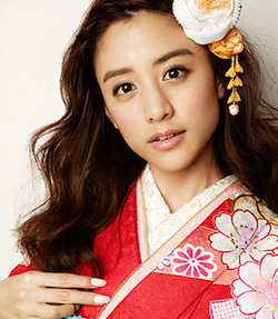 山本美月
