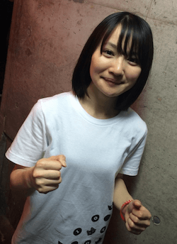新山詩織
