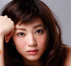 米野真織