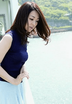 謎の美女「祥子」