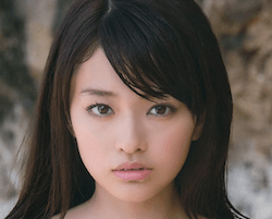 山地まり