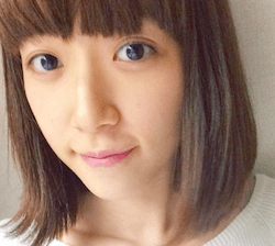 山崎あみ