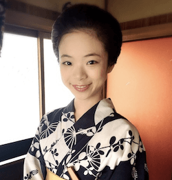 趣里