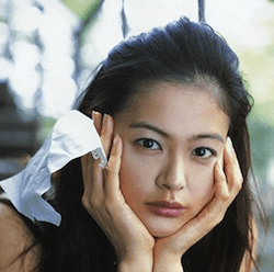 黒谷友香