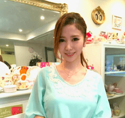 関有美子