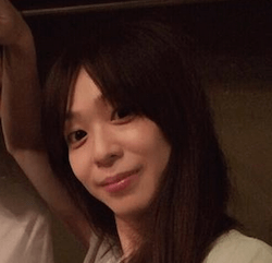 遊井亮子