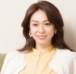 遊井亮子