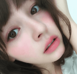 加藤ナナ