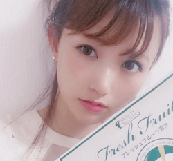 菅野結以
