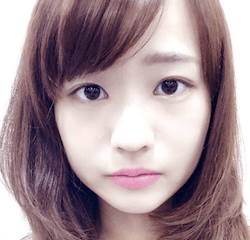 篠原梨菜