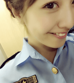 本郷杏奈
