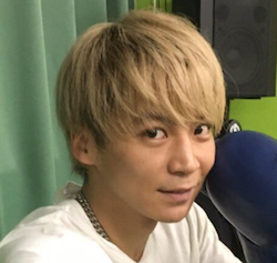 鶴田亮介