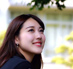 千須和侑里子